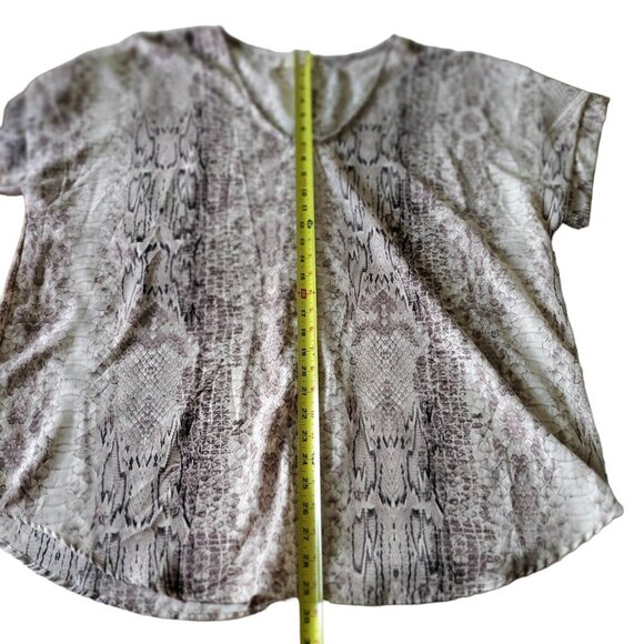 1. 4. 3 Story by Line Up Brown Reptile Print Blouse Capped Sleeves 3X - Picture 12 of 13